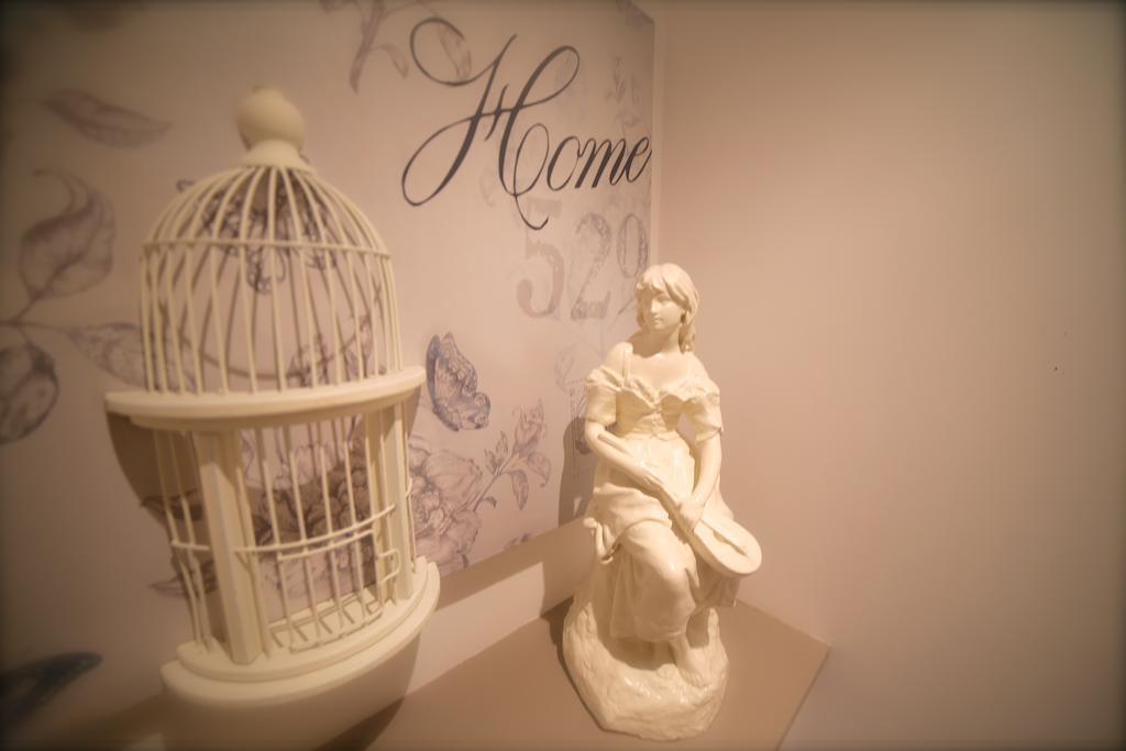 Hotel Restaurant Le Lion D'Or Saint-Hilaire-du-Harcouet Room photo